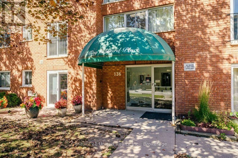 #302 136 Ware Street, Peterborough (Town Ward 3), Ontario, K9J2B8, Peterborough (Town Ward 3), Ontario — photo 1 of 5