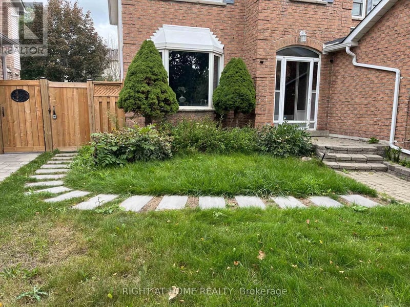 45 Stiver Drive, Newmarket (Bristol-London), Ontario, L3Y7V8, Newmarket (Bristol-London), Ontario — photo 1 of 5