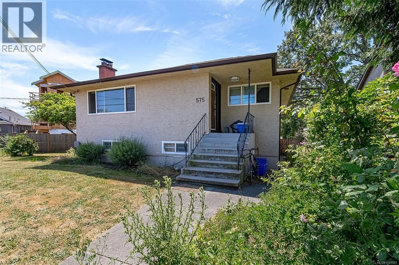 575 Burnside Road East, Victoria, British Columbia, V8T2X7, Victoria, British Columbia — photo 1 of 5