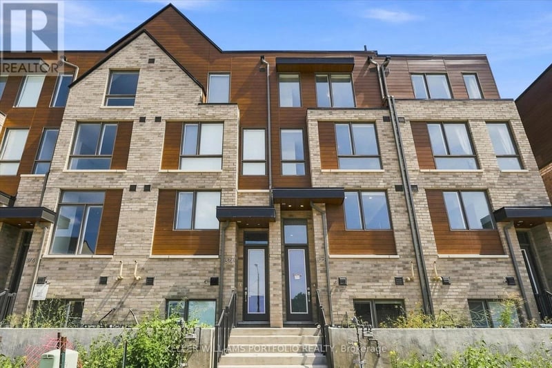 372 Lawrence Heights Way, Toronto (Bedford Park-Nortown), Ontario, M6A0E8, Toronto (Bedford Park-Nortown), Ontario — photo 1 of 5