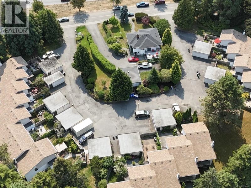 #27 610 McKenzie Avenue, Saanich, British Columbia, V8Z2A7, Saanich, British Columbia — photo 1 of 5