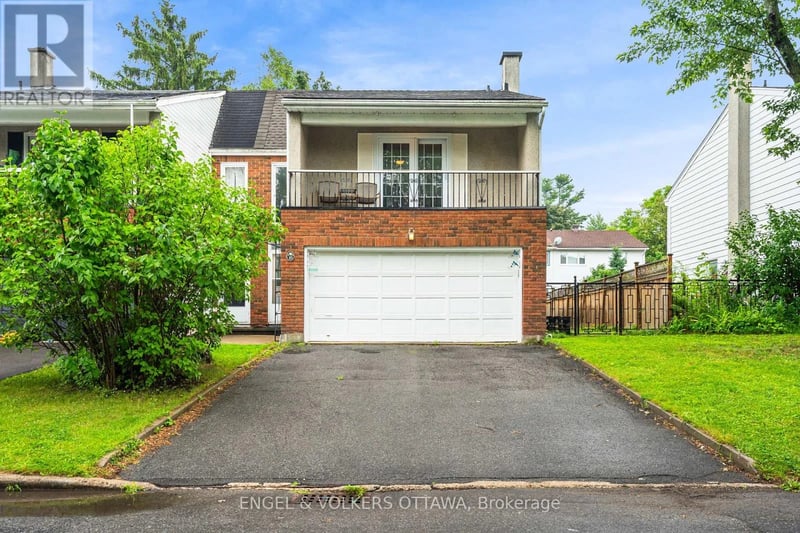 10 Estelle Crescent, Ottawa, Ontario, K2H5X1, Ottawa, Ontario — photo 1 of 5