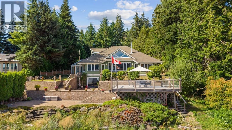 7602 Ships Point Road, Fanny Bay, British Columbia, V0R1W0, Fanny Bay, British Columbia — photo 1 of 5