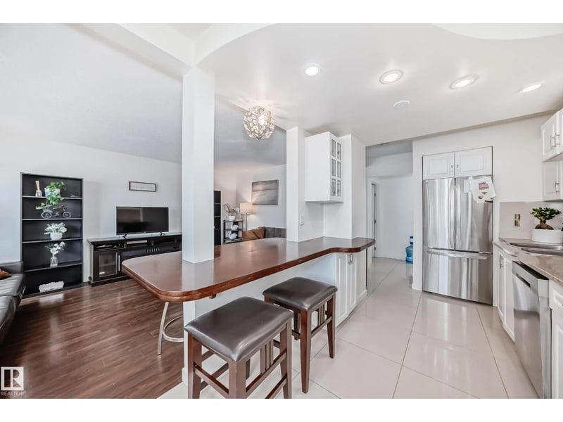 75 AMBERLY CO NW, Edmonton, Alberta, T5A2N9, Edmonton, Alberta — photo 1 of 5