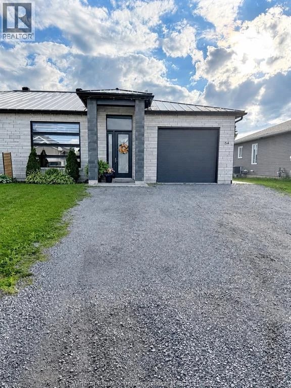 54 ADAM Street, St. Albert, Ontario, K0A3C0, St. Albert, Ontario — photo 1 of 5