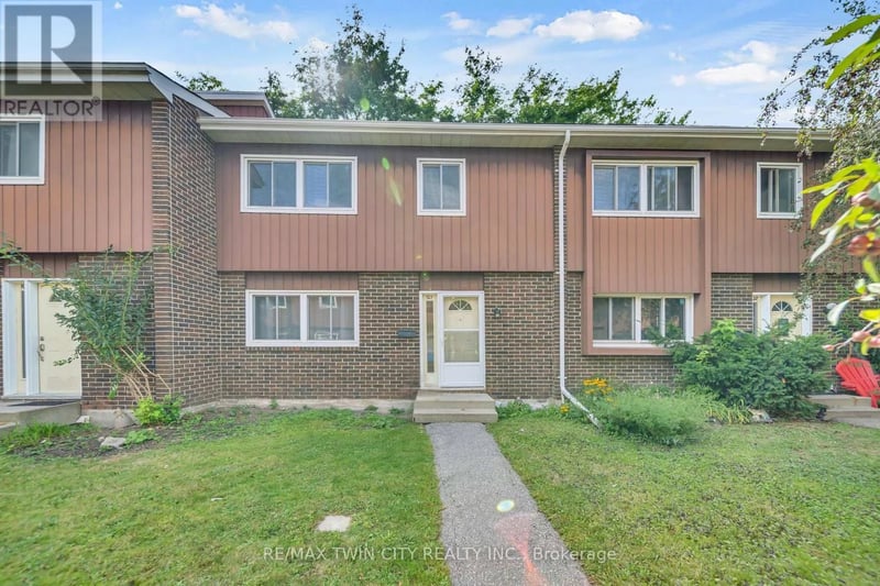 #101 121 University Avenue East, Waterloo, Ontario, N2J4J1, Waterloo, Ontario — photo 1 of 5