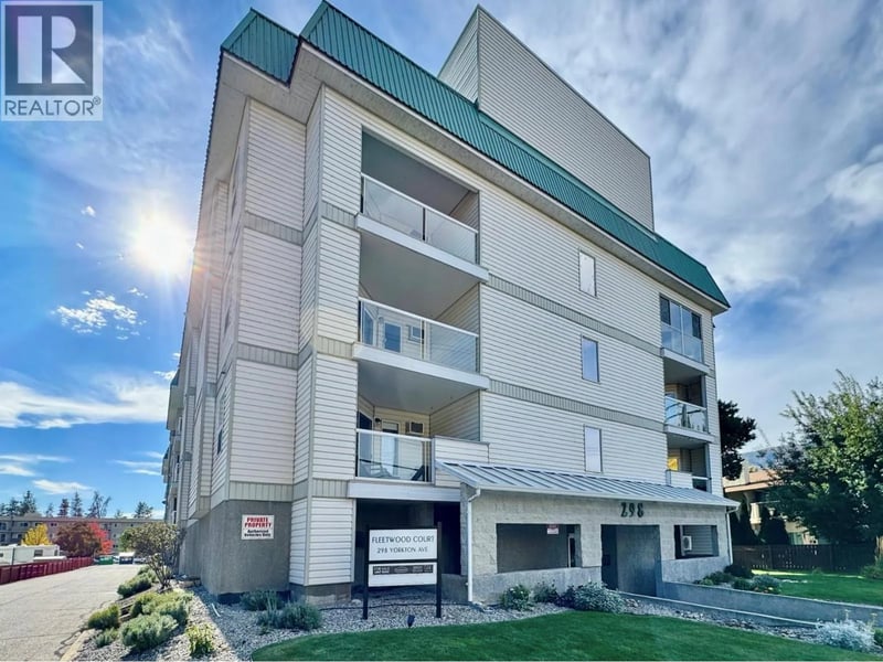 #109 298 YORKTON Avenue, Penticton, British Columbia, V2A3V5, Penticton, British Columbia — photo 1 of 5