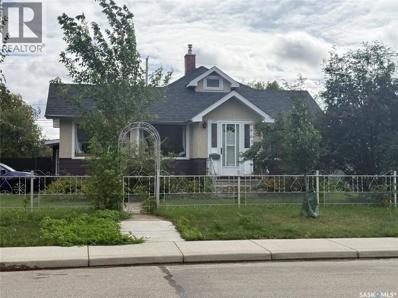357 12th STREET E, Prince Albert, Saskatchewan, S6V1C2, Prince Albert, Saskatchewan — photo 1 of 5