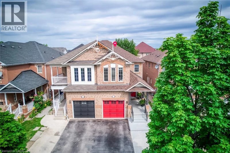 911 GOLDEN FARMER Way, Peel, Ontario, L5W1A8, Peel, Ontario — photo 1 of 5
