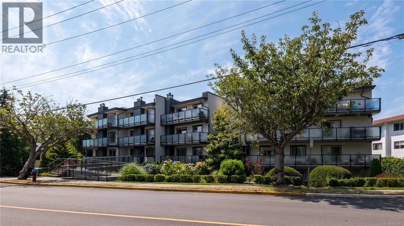 #108 1241 Fairfield Road, Victoria, British Columbia, V8V3B3, Victoria, British Columbia — photo 1 of 5