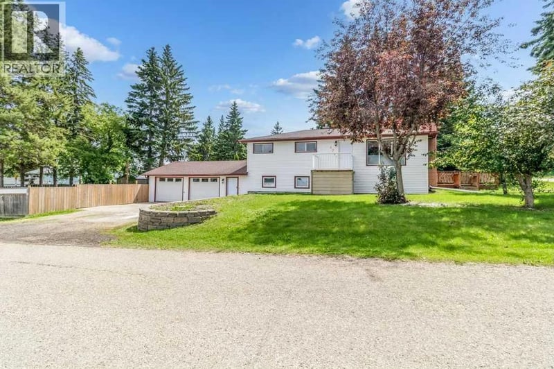 4719 46 Avenue, Sylvan Lake, Alberta, T4S1L4, Sylvan Lake, Alberta — photo 1 of 5