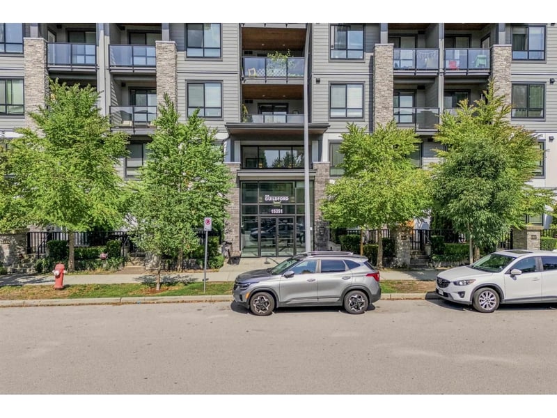 #301 15351 101 Avenue, Surrey, British Columbia, V3R0G2, Surrey, British Columbia — photo 1 of 5