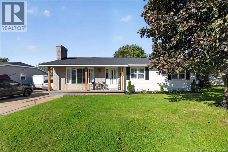 833 Frampton Lane, Moncton, New Brunswick, E1G1S1, Moncton, New Brunswick — photo 1 of 5