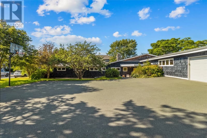 7 Kingswood Drive, Conception Bay South, Newfoundland & Labrador, A1W5M1, Conception Bay South, Newfoundland & Labrador — photo 1 of 5