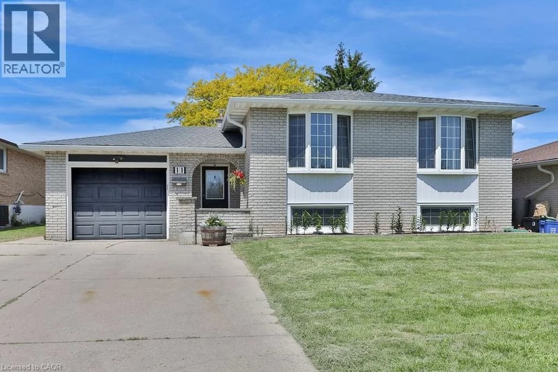 11 LYNWOOD Drive, Stoney Creek, Ontario, L8E3E7, Stoney Creek, Ontario — photo 1 of 5