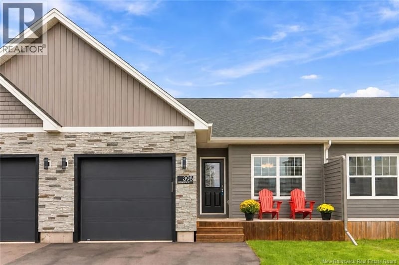 398 Glengrove Road, Moncton, New Brunswick, E1A8C8, Moncton, New Brunswick — photo 1 of 5