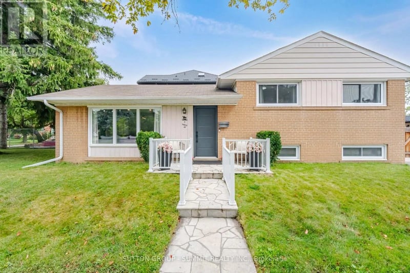 1 Lagos Road, Toronto (Rexdale-Kipling), Ontario, M9W4E3, Toronto (Rexdale-Kipling), Ontario — photo 1 of 5