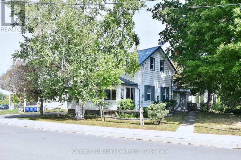 136 Water Street, Selwyn, Ontario, K0L2H0, Selwyn, Ontario — photo 1 of 5