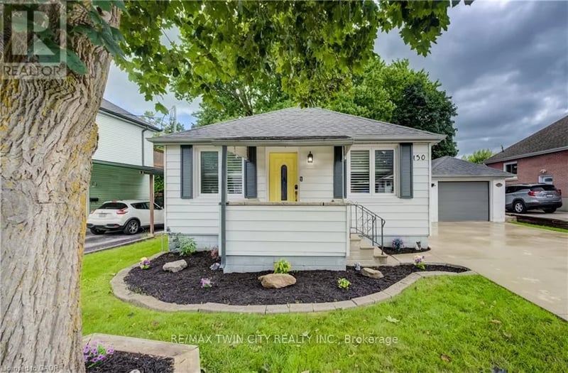 130 SYDENHAM Street, Woodstock (Woodstock - North), Ontario, N4S7B6, Woodstock (Woodstock - North), Ontario — photo 1 of 5