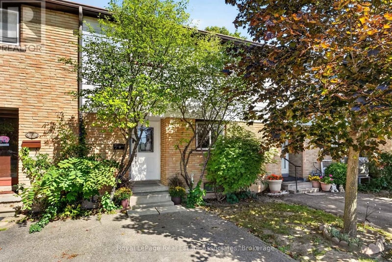 #8 59 Maple Avenue, Halton Hills (Georgetown), Ontario, L7G1X8, Halton Hills (Georgetown), Ontario — photo 1 of 5
