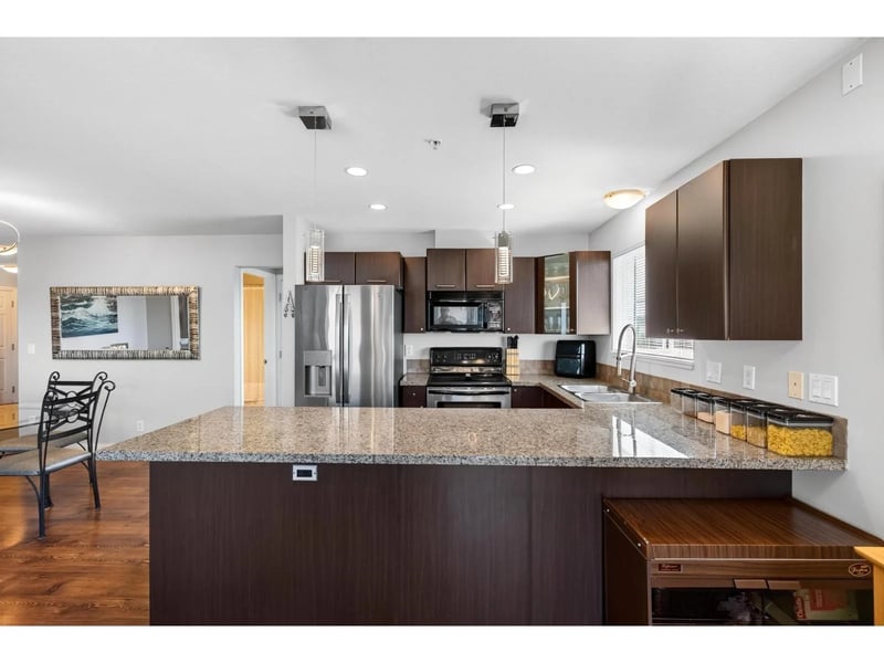 #412 5488 198 Street, Langley, British Columbia, V3A1G2, Langley, British Columbia — photo 1 of 5