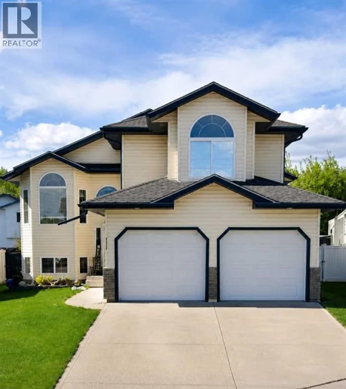 6626 98C Street, Grande Prairie, Alberta, T8W2T4, Grande Prairie, Alberta — photo 1 of 5