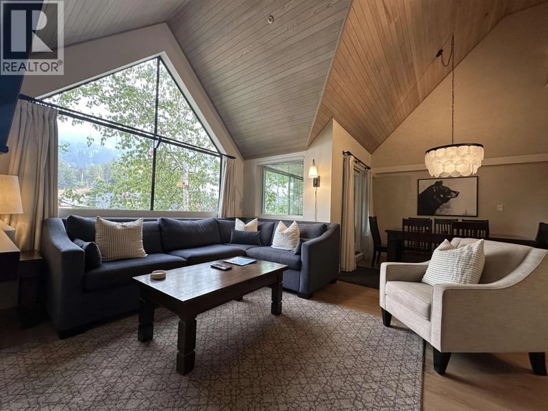#904Wk15 4293 MOUNTAIN Square, Whistler, British Columbia, V8E1B8, Whistler, British Columbia — photo 1 of 5