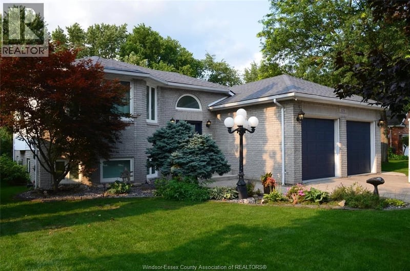 1270 WOODMOUNT Crescent, LaSalle, Ontario, N9J3H9, LaSalle, Ontario — photo 1 of 5