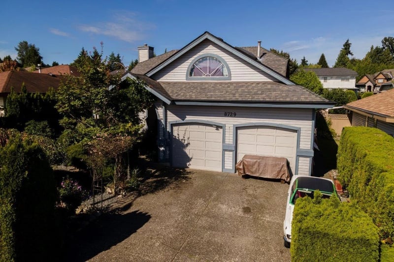 8729 164 Street, Surrey, British Columbia, V4N1C9, Surrey, British Columbia — photo 1 of 5