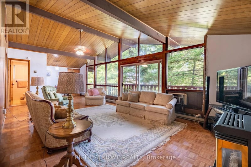 25 William Avenue, Wasaga Beach, Ontario, L9Z2X3, Wasaga Beach, Ontario — photo 1 of 5