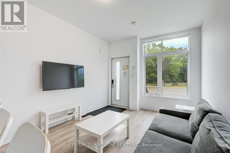 #16 1720 Simcoe Street, Oshawa (Samac), Ontario, L1G4X9, Oshawa (Samac), Ontario — photo 1 of 5