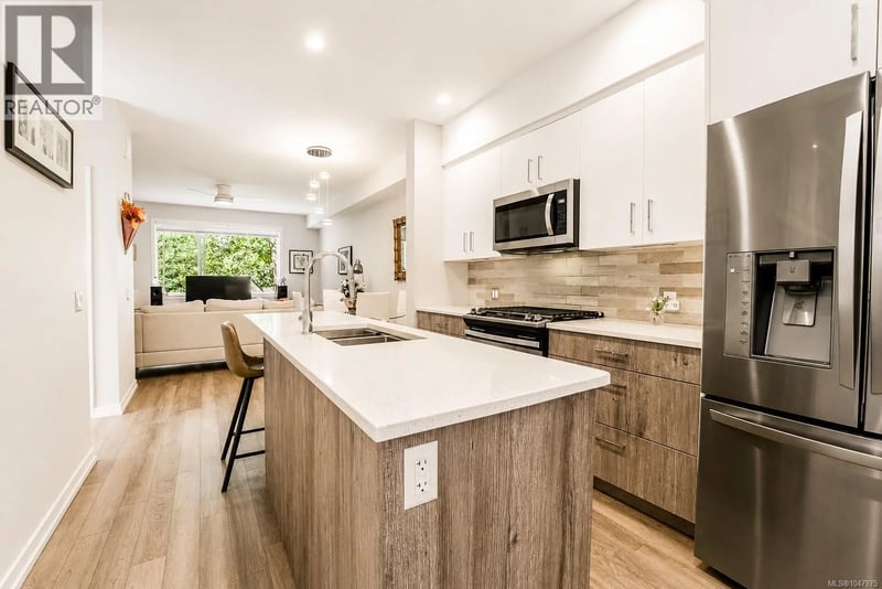 #112 694 Hoylake Avenue, Langford, British Columbia, V9B3P7, Langford, British Columbia — photo 1 of 5