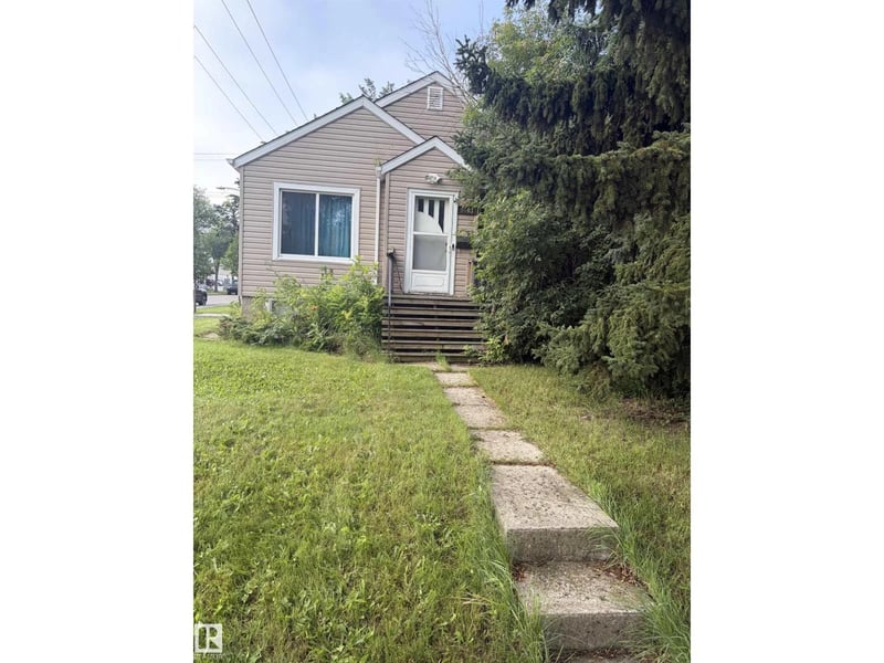 9603 83 AV NW, Edmonton, Alberta, T6C1C1, Edmonton, Alberta — photo 1 of 4