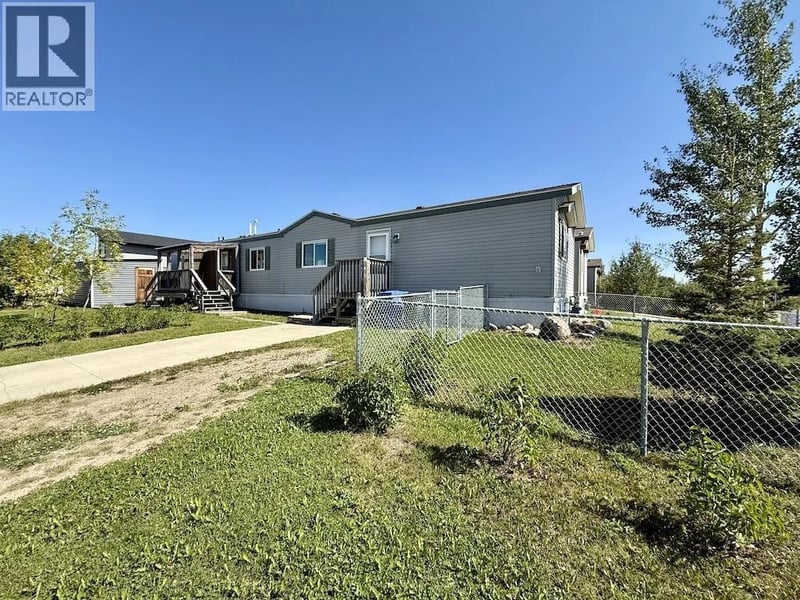 7926 85A Avenue, Fort St. John, British Columbia, V1J0H7, Fort St. John, British Columbia — photo 1 of 5