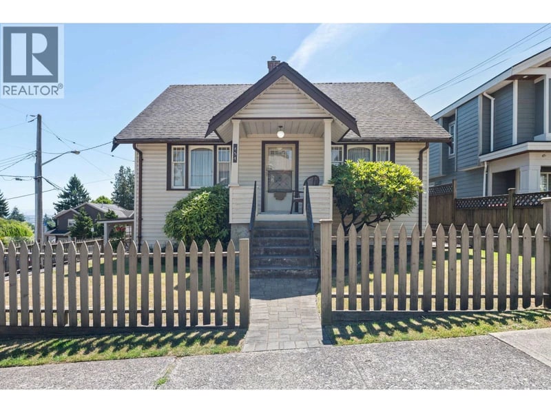 454 ELMER Street, New Westminster, British Columbia, V3L4M5, New Westminster, British Columbia — photo 1 of 5