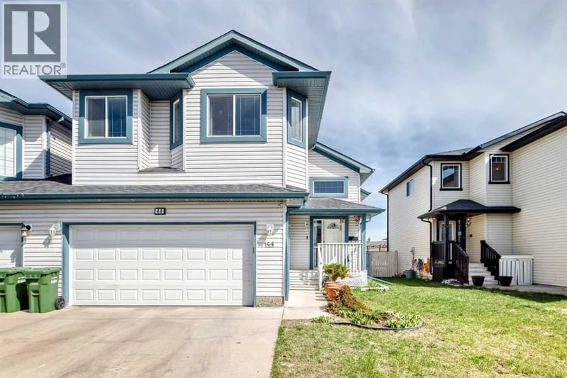 44 Canoe Square Southwest, Airdrie, Alberta, T4B2N5, Airdrie, Alberta — photo 1 of 5