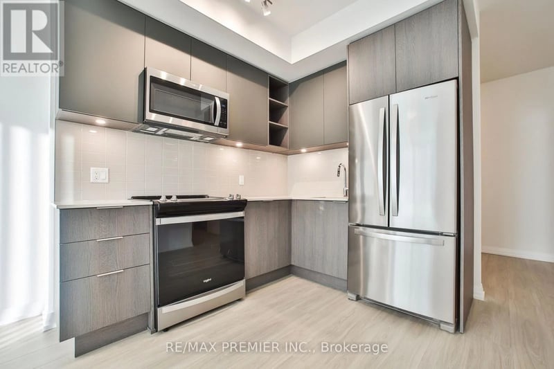 #502 25 Holly Street, Toronto (Mount Pleasant West), Ontario, M4S0E3, Toronto (Mount Pleasant West), Ontario — photo 1 of 5