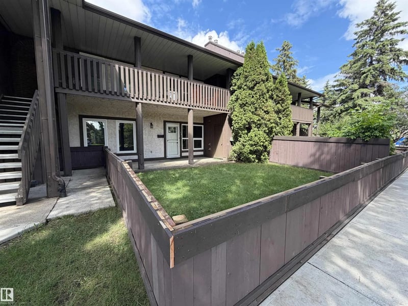 164 SURREY GARDENS NW, Edmonton, Alberta, T5T1Z3, Edmonton, Alberta — photo 1 of 5