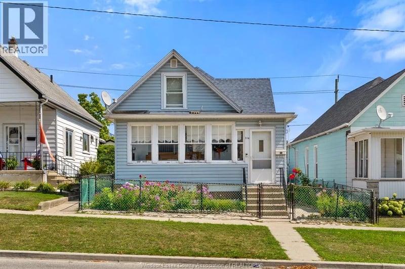 516 Langlois, Windsor, Ontario, N9A2G4, Windsor, Ontario — photo 1 of 5