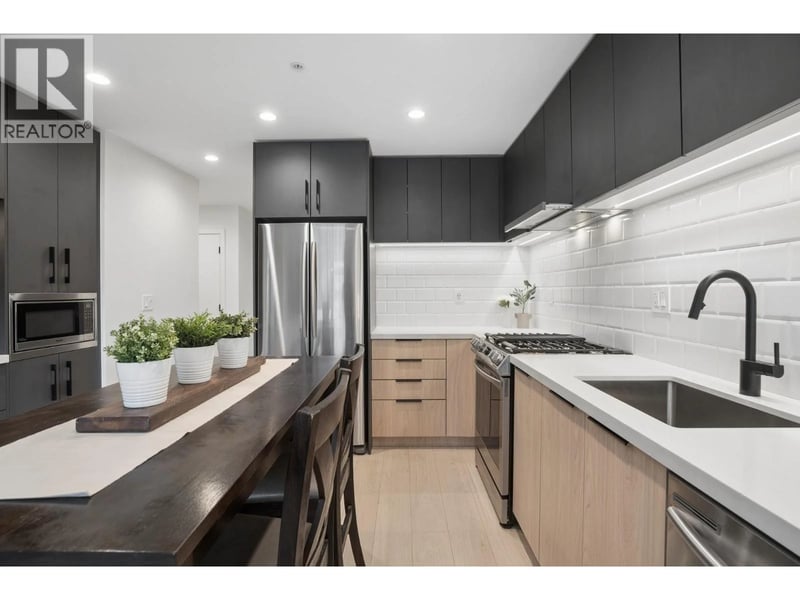 #413 3038 ST GEORGE Street, Port Moody, British Columbia, V3H0L3, Port Moody, British Columbia — photo 1 of 5
