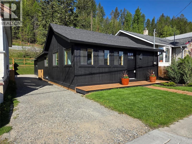 565 WALLINGER Avenue, Kimberley, British Columbia, V1A1Z8, Kimberley, British Columbia — photo 1 of 5