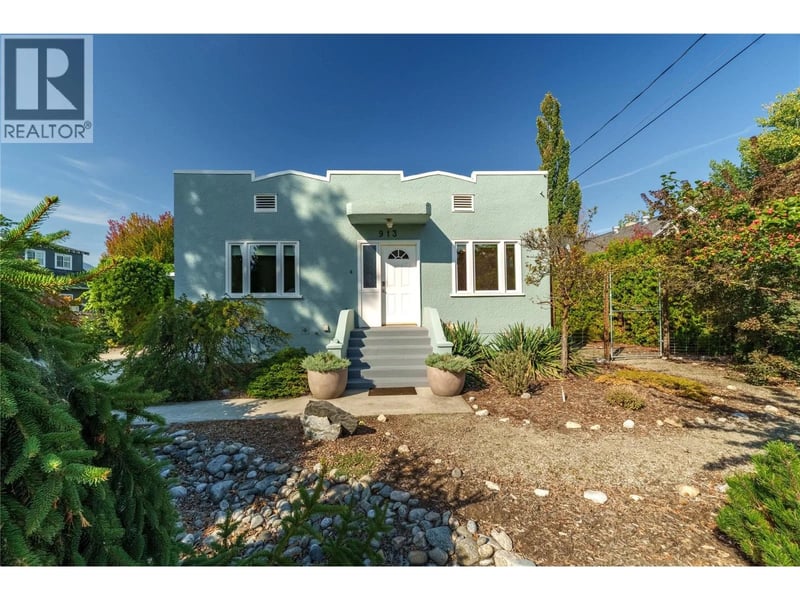 913 Moosejaw Street, Penticton, British Columbia, V2A5T5, Penticton, British Columbia — photo 1 of 5