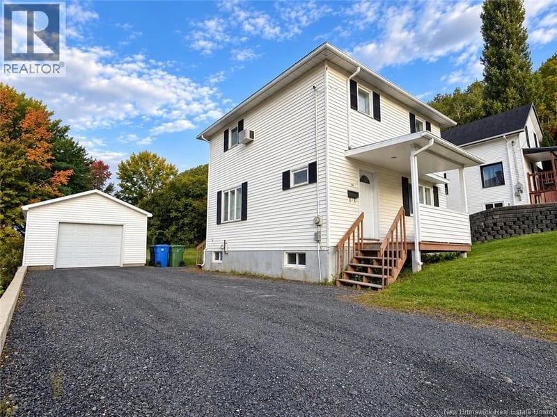 30 Picard Avenue, Edmundston, New Brunswick, E3V1M9, Edmundston, New Brunswick — photo 1 of 5