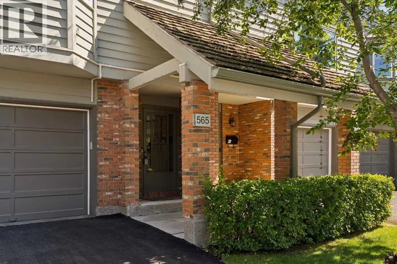565 Point Mckay Grove Northwest, Calgary, Alberta, T3B5C4, Calgary, Alberta — photo 1 of 5