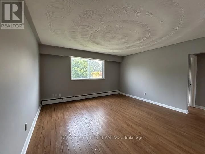 ##02 164 Westmount Street, Oshawa (Vanier), Ontario, L1J4X4, Oshawa (Vanier), Ontario — photo 1 of 5