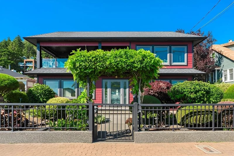 14647 MARINE Drive, White Rock, British Columbia, V4B1B8, White Rock, British Columbia — photo 1 of 5