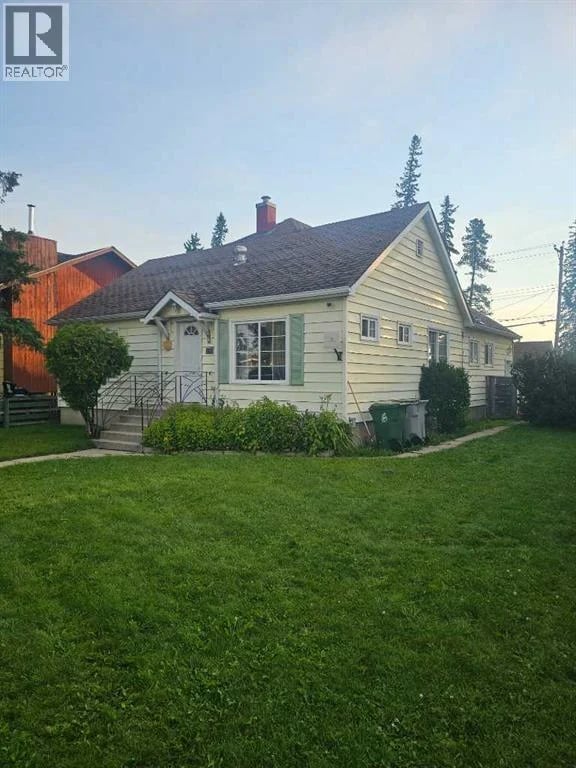 1109 50 Street, Edson, Alberta, T7E1G1, Edson, Alberta — photo 1 of 5