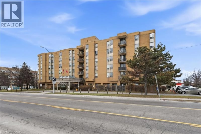 #303 18 MALL Road, Hamilton, Ontario, L8V4V4, Hamilton, Ontario — photo 1 of 5