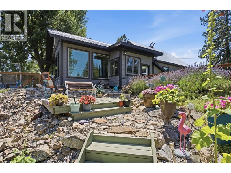 2200 Almond Gardens Road, Grand Forks, British Columbia, V0H1H4, Grand Forks, British Columbia — photo 1 of 5