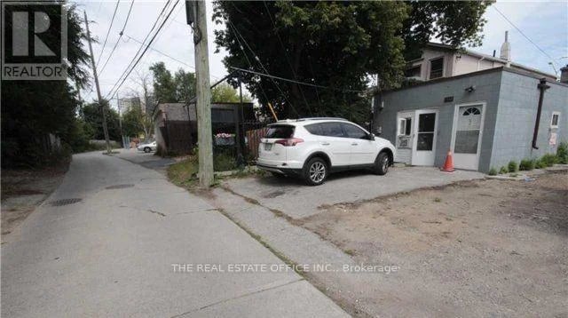 #Unit 1 2444 Kingston Road, Toronto (Birchcliffe-Cliffside), Ontario, M1N1V3, Toronto (Birchcliffe-Cliffside), Ontario — photo 1 of 5